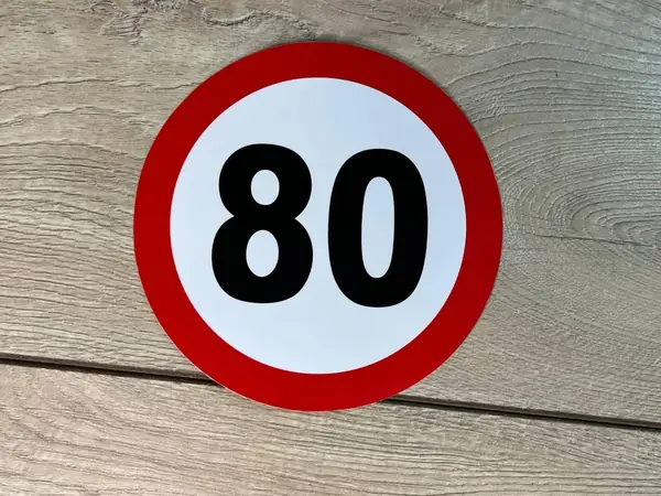 Розпізнавальний знак "80" — обмеження максимальної швидкості, наклейка Ø 160 мм