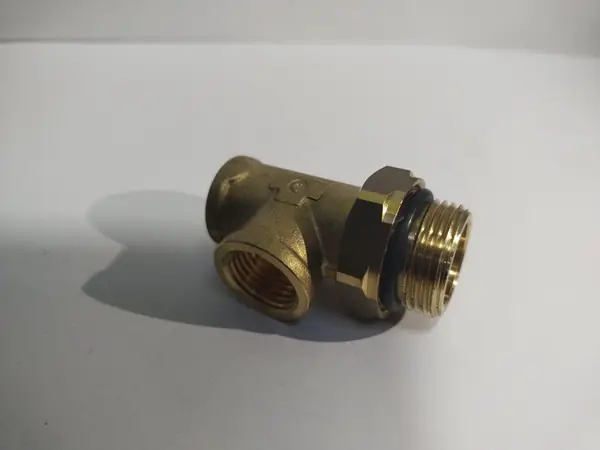 Трійник пневматичний вертикальний, зовнішня різьба M22×1,5, два відводи M22×1,5